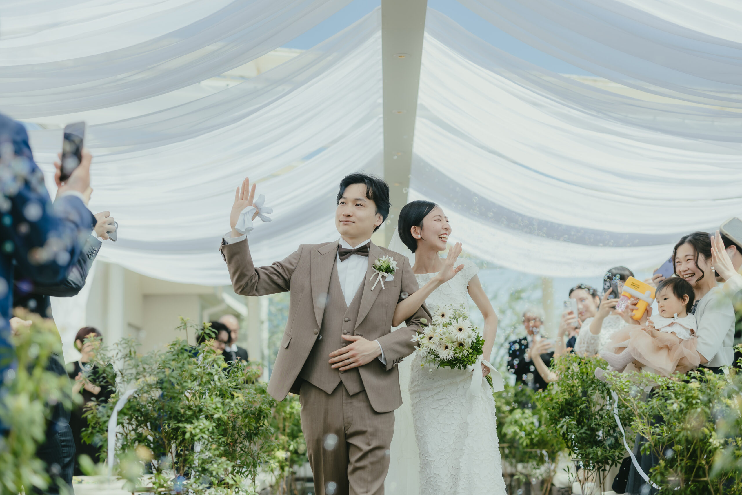 Roof Gardenで神戸の街と海を背にした挙式 TOAST 神戸北野